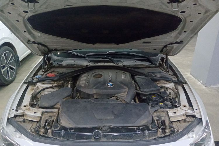 宝马3系 2019款 320Li 时尚型机舱底盘24