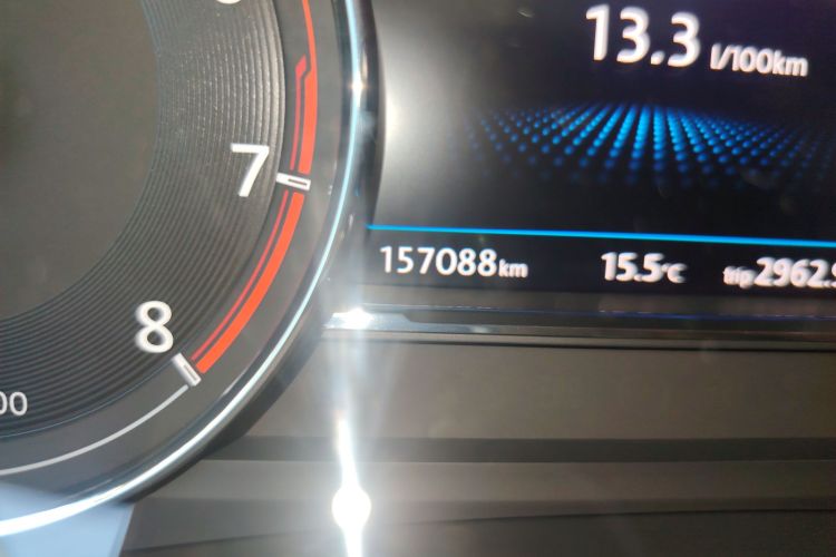 大众 辉昂 2016款 480 V6 四驱至尊版中控内饰15