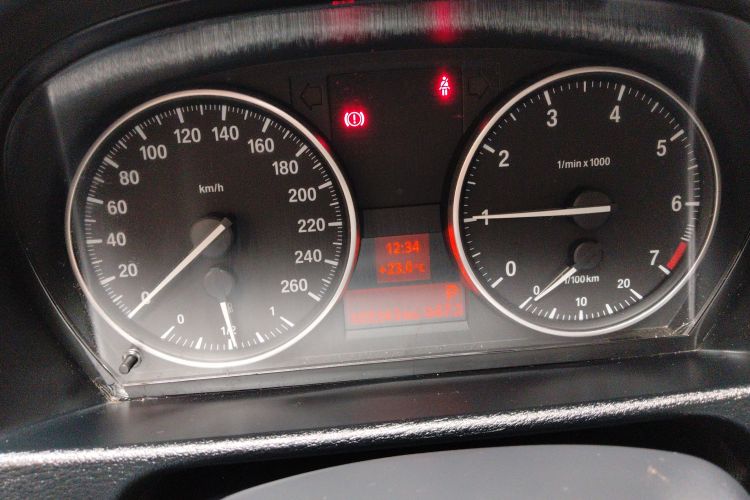 宝马X1 2013款 sDrive18i 时尚型中控内饰14