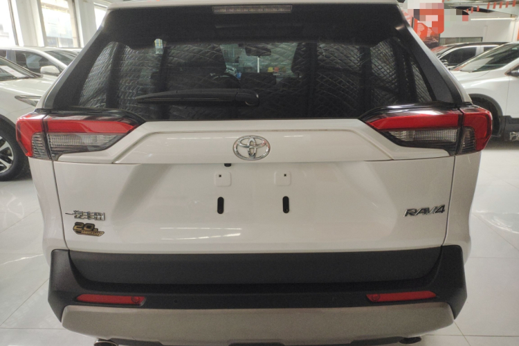 丰田 RAV4荣放 2023款 2.0L CVT两驱20周年铂金纪念版车身外观6