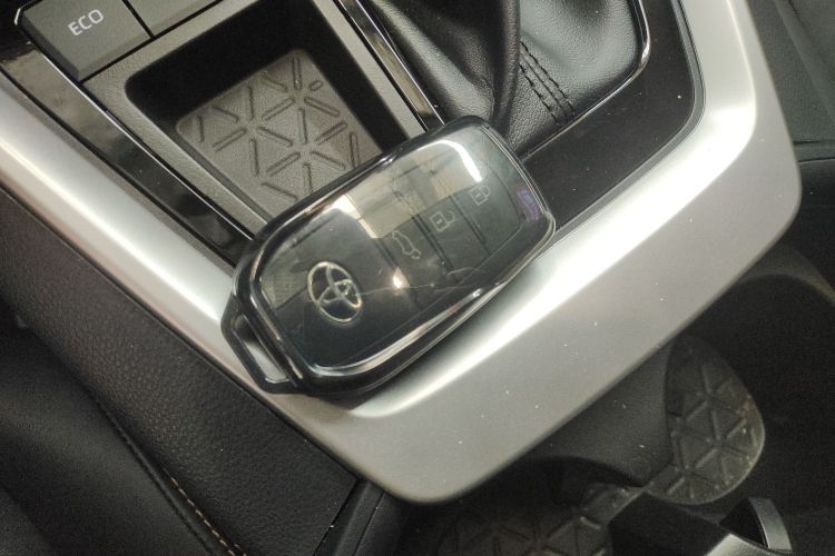 丰田 RAV4荣放 2024款 2.0L CVT两驱风尚Plus版中控内饰11