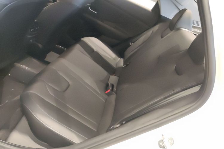 现代 伊兰特 2023款 1.5L CVT GLX精英版中控内饰7004