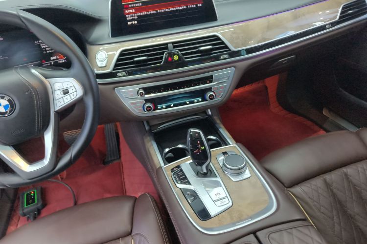 宝马7系 2021款 740Li 领先型 豪华套装中控内饰16