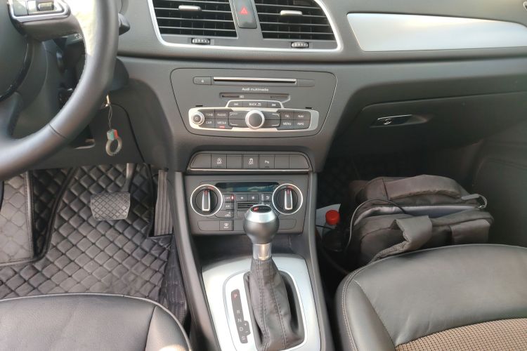 奥迪Q3 2017款 30 TFSI 时尚型局部细节18