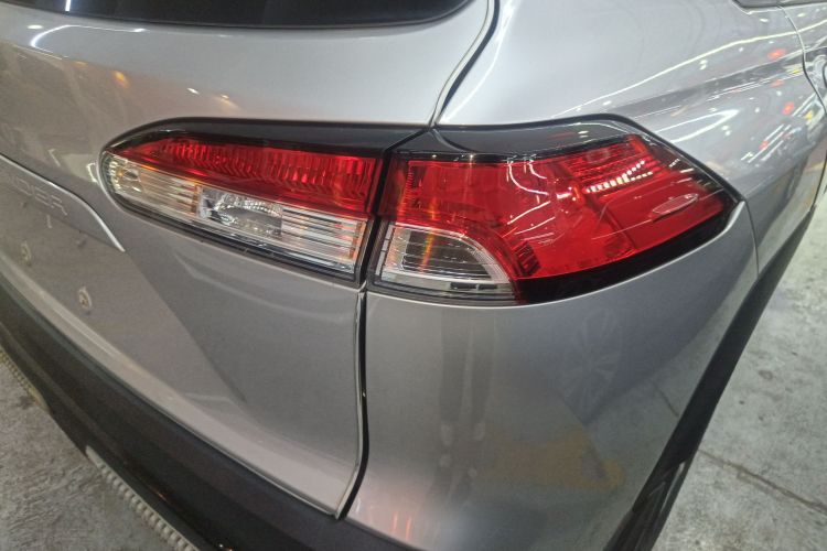 丰田 锋兰达 2023款 2.0L CVT精英版车身外观9