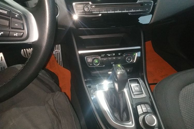 宝马2系旅行车 2016款 218i 领先型局部细节18