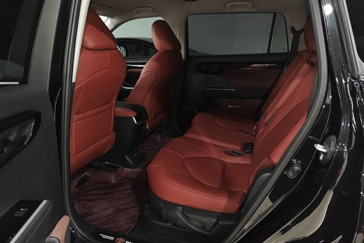 丰田 汉兰达 2026款 2.5L智能电混双擎两驱精英版 5座中控内饰7004