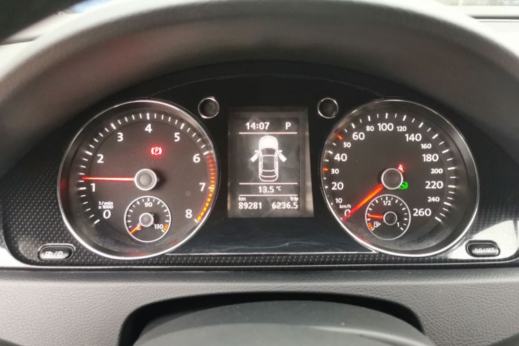 大众 迈腾 2015款 1.8TSI 豪华型中控内饰14