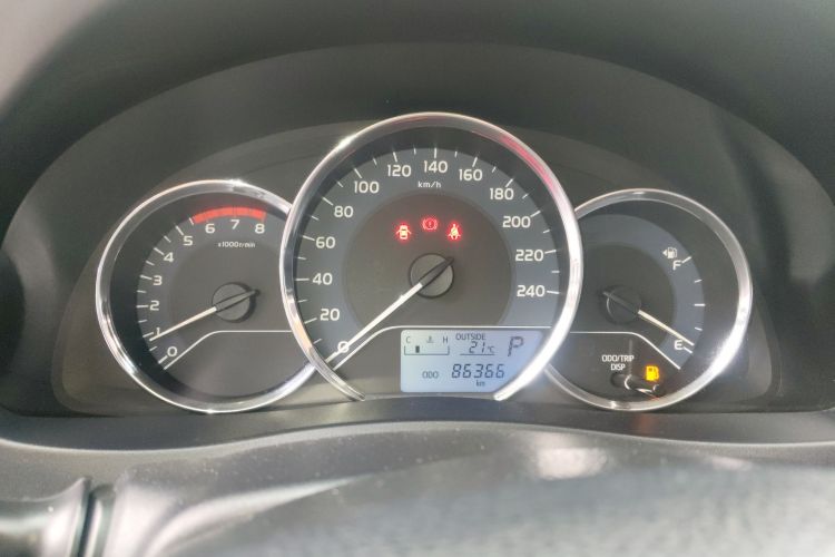 丰田 雷凌 2017款 改款 185T CVT精英版 国V中控内饰14