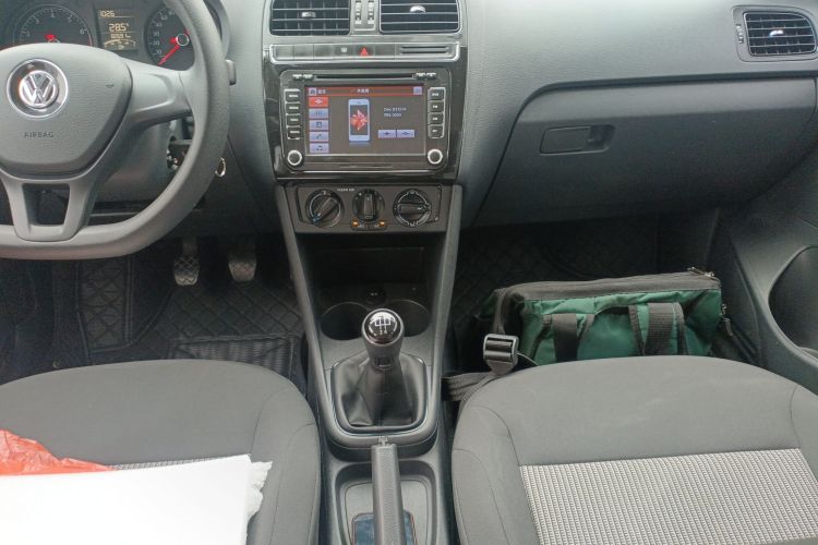 大众 Polo 2016款 1.4L 手动风尚型中控内饰18