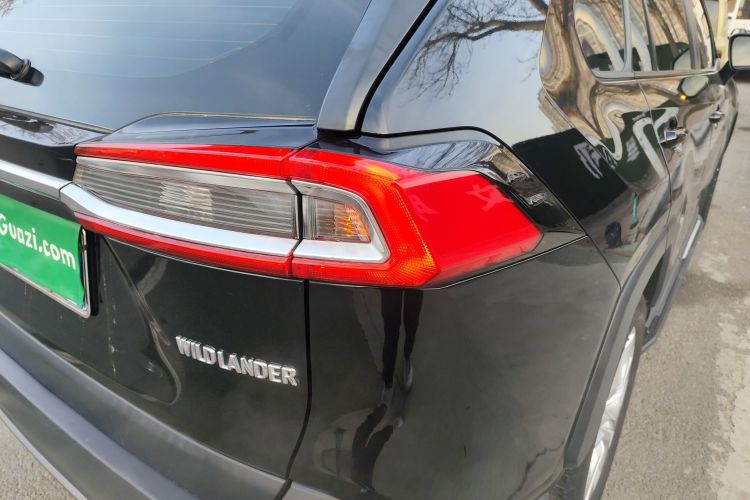 丰田 威兰达 2022款 改款 2.0L CVT两驱领先版车身外观9