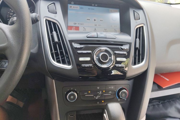 福特 福克斯 2018款 两厢经典 1.6L 自动舒适型智行版中控内饰16