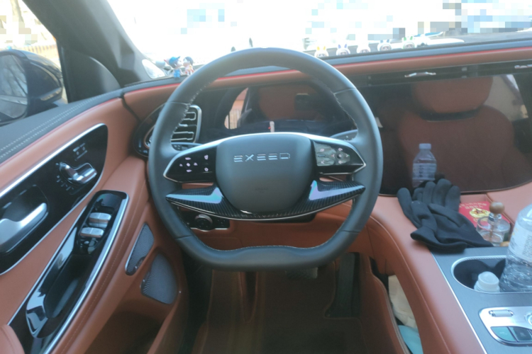 星途揽月C-DM 2025款 180 超长续航Max四驱 6座中控内饰13