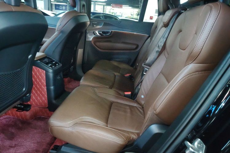 沃尔沃XC90新能源 2022款 改款 E驱混动 T8 智尊豪华版 7座中控内饰7004