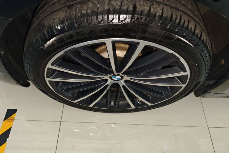 宝马5系 2022款 530Li 领先型 M运动套装车身外观6007