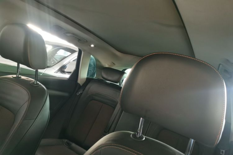 奥迪Q5L 2018款 40 TFSI 荣享时尚型 国V局部细节22