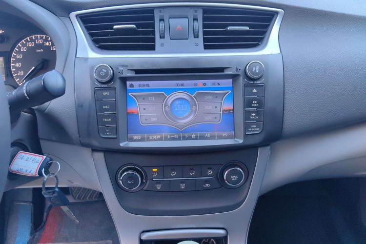 日产 轩逸 2012款 1.6XE CVT舒适版局部细节16