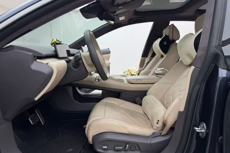 蔚来ET7 2022款 100kWh 首发版中控内饰19