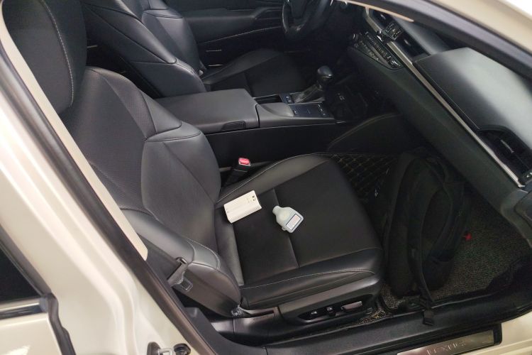 雷克萨斯ES 2018款 200 卓越版 国VI局部细节41