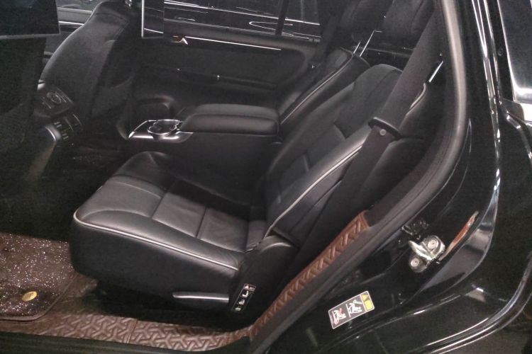 奔驰R级 2017款 R 320 4MATIC 豪华型臻藏版中控内饰21