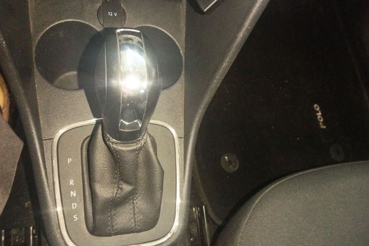 大众 Polo 2016款 1.4L 自动风尚型中控内饰18