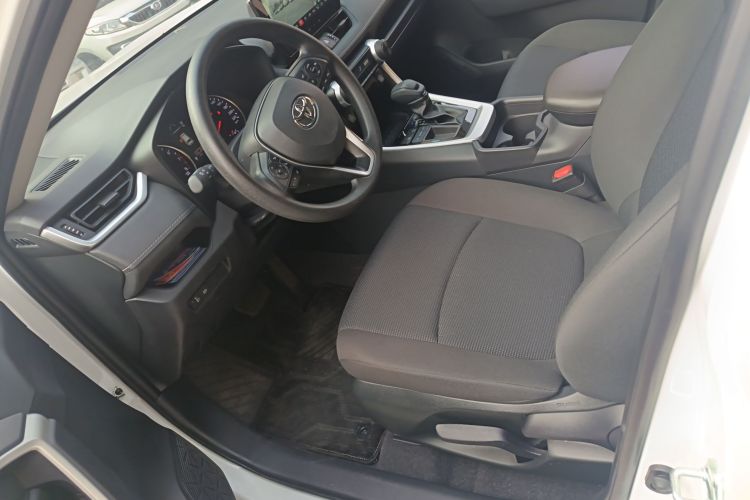 丰田 RAV4荣放 2024款 2.0L CVT两驱都市版中控内饰19