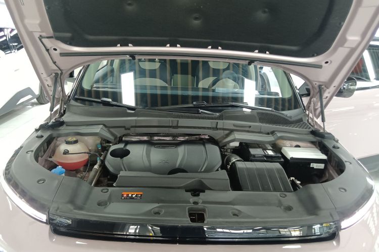 吉利汽车 吉利icon 2025款 玲珑 1.5TD 如意版机舱底盘24