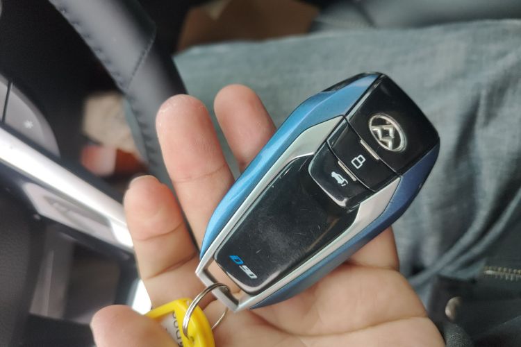 上汽大通MAXUS D90 2017款 2.0T 自动四驱 天狼星中控内饰7001