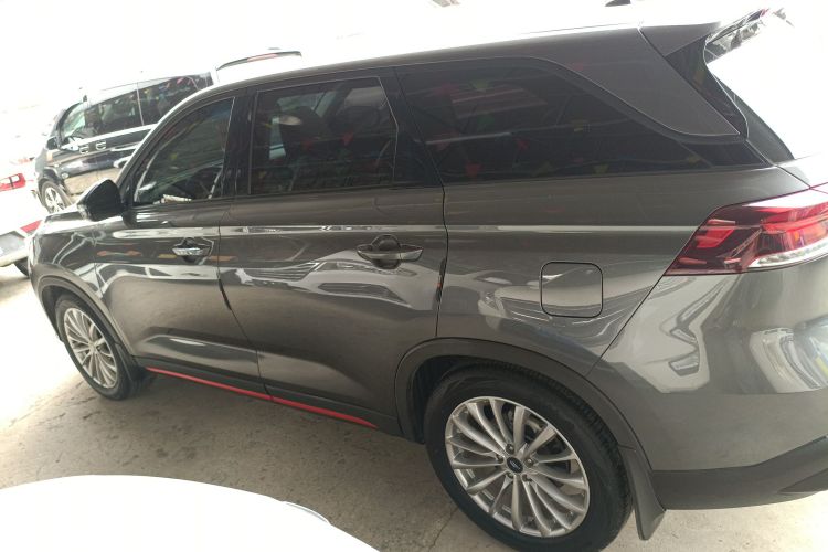 长安欧尚X7 PLUS 2022款 1.5T 蓝鲸版自动尊享型车身外观4