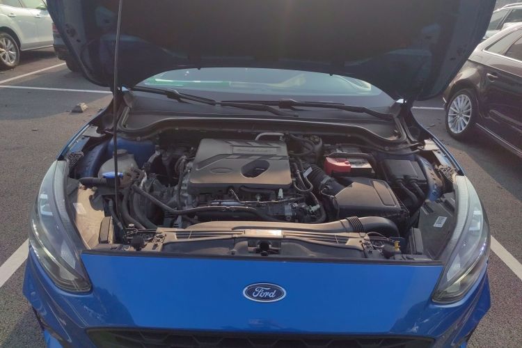 福特 福克斯 2020款 三厢 EcoBoost 180 自动ST Line机舱底盘24