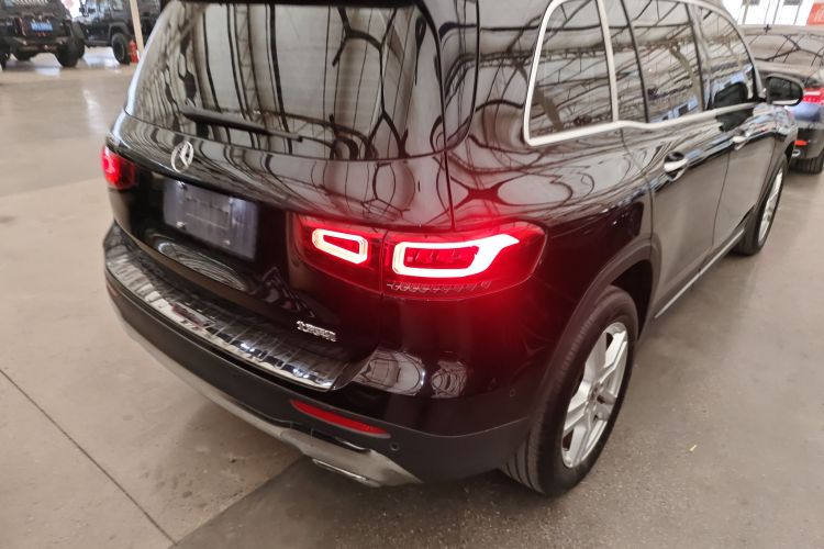 奔驰GLB 2022款 GLB 220 动感型车身外观7