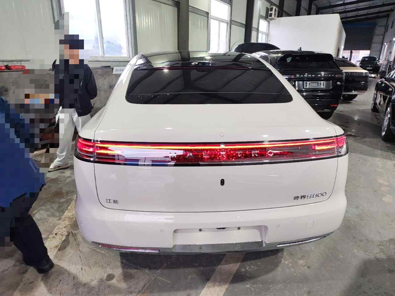 鸿蒙智行 尊界S800 2025款 增程 星辉行政版 4座 (192线激光雷达）(3)