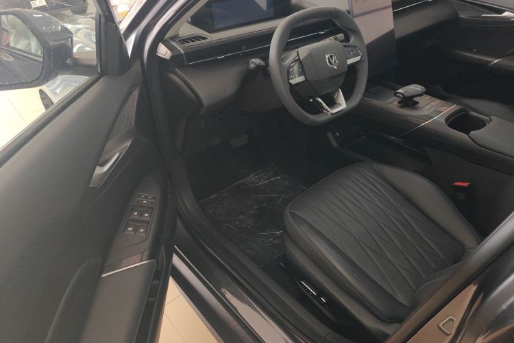 长安 逸动 2025款 蓝鲸 1.5T 500Bar旗舰型中控内饰7003