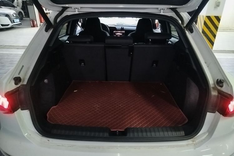 奥迪A3 2021款 Sportback 35 TFSI 豪华运动型机舱底盘23
