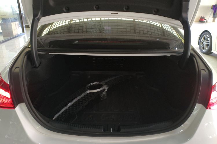 奔驰C级 2023款 C 200 L 运动版机舱底盘23