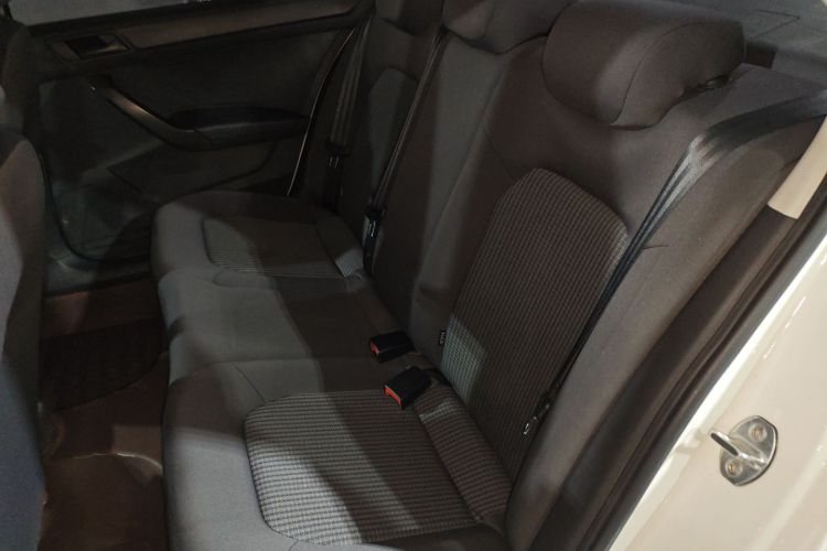 大众 桑塔纳 2016款 1.6L 手动风尚版中控内饰21