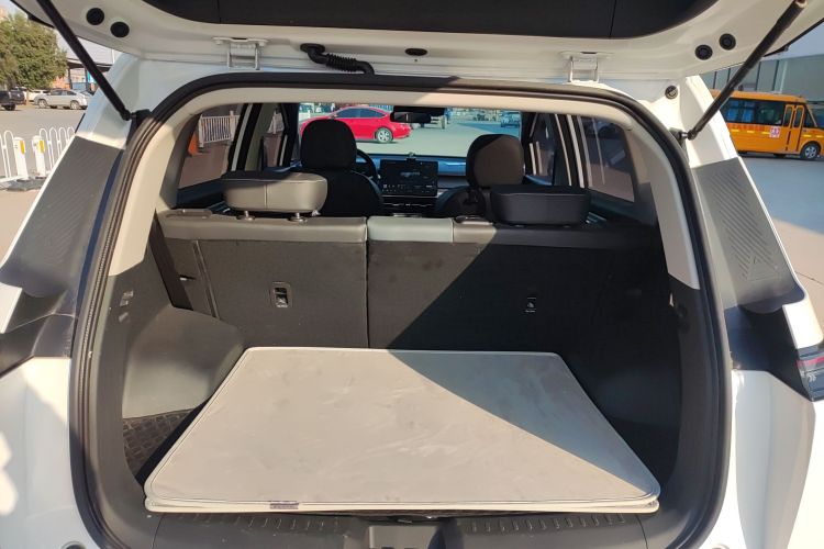 埃安 AION Y 2023款 Younger 星耀版机舱底盘23