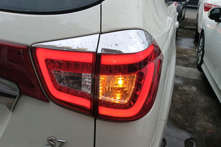 比亚迪S7 2015款 2.0T 自动尊贵型车身外观6006