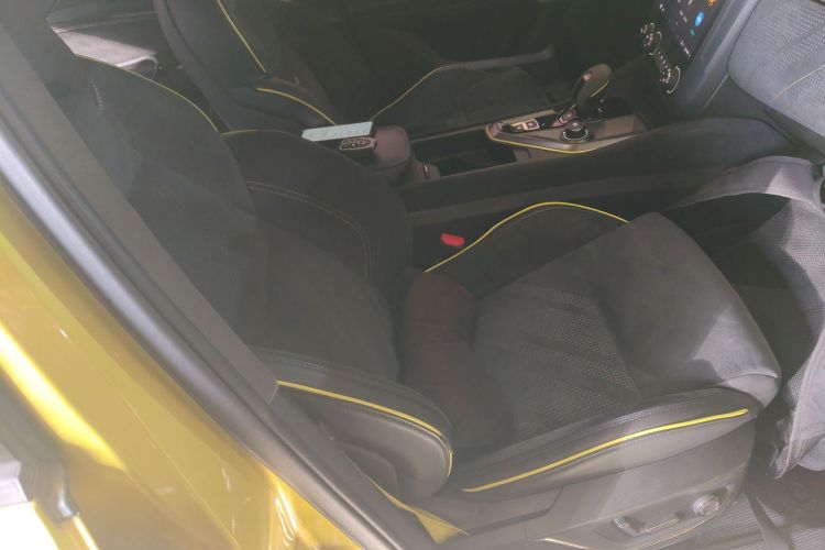 领克03 2019款 03+ 2.0TD 自动驭风版局部细节41