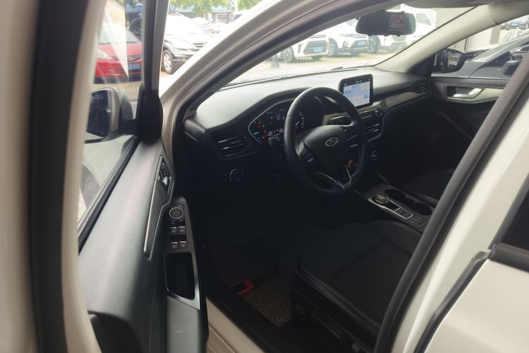 福特 福克斯 2020款 三厢 EcoBoost 180 自动锋潮型中控内饰20