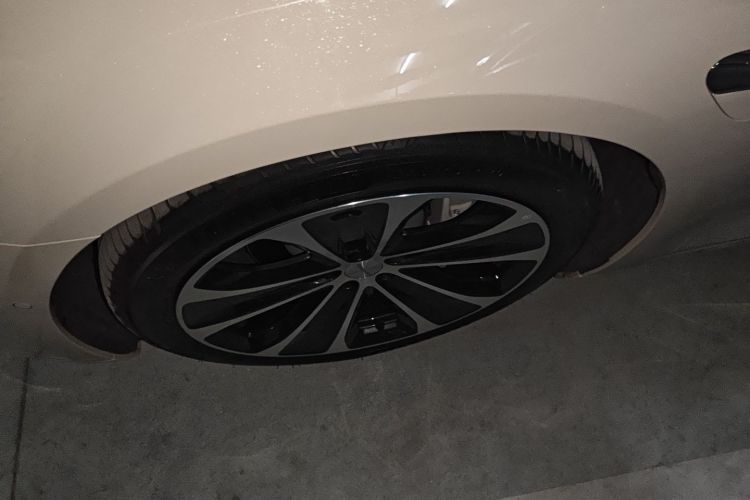 鸿蒙智行 智界S7 2025款 855km Max局部细节9004