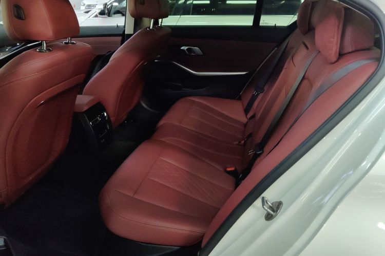 宝马3系 2024款 325Li M运动套装中控内饰7004