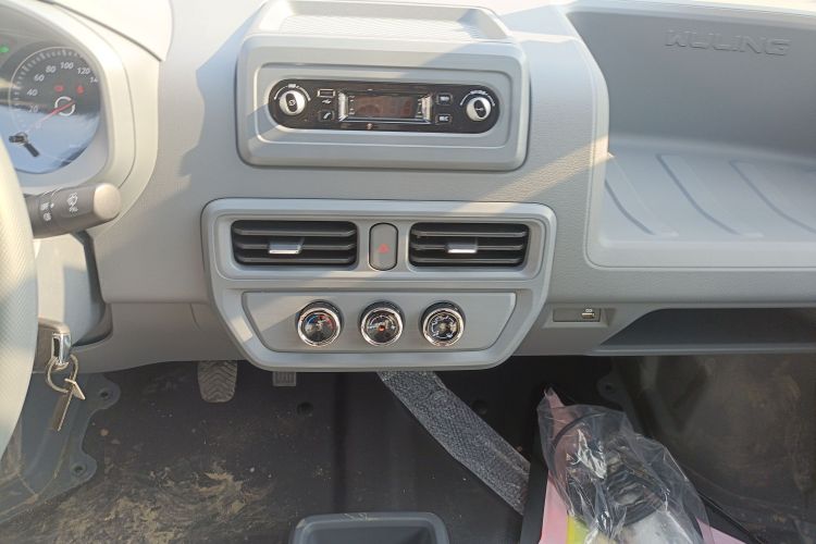 五菱汽车 五菱扬光 2025款 400km 客车版舒适型局部细节16