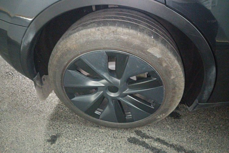 特斯拉 Model Y 2024款 后轮驱动版车身外观6002