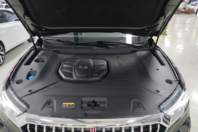 红旗HS5 2019款 2.0T 智联旗享四驱版机舱底盘24