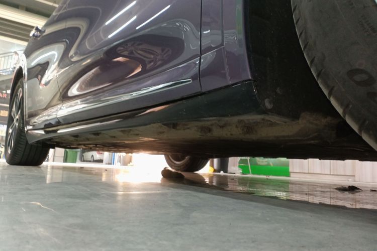 鸿蒙智行 智界R7 2025款 增程 251km Max局部细节9001