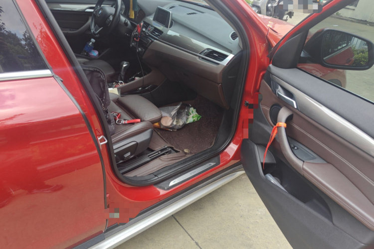 宝马X1 2019款 sDrive18Li 尊享型局部细节9005