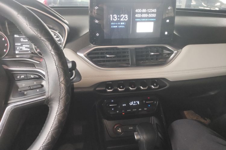 宝骏530 2019款 1.5T CVT豪华型 国V中控内饰16