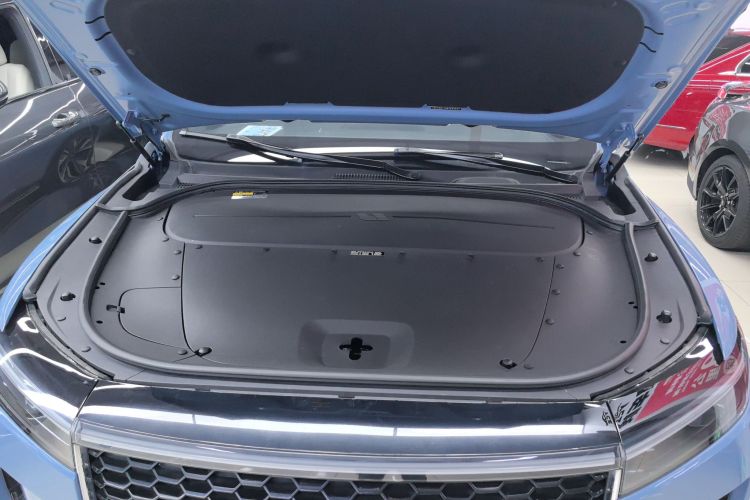 理想汽车 理想ONE 2021款 增程6座版机舱底盘24