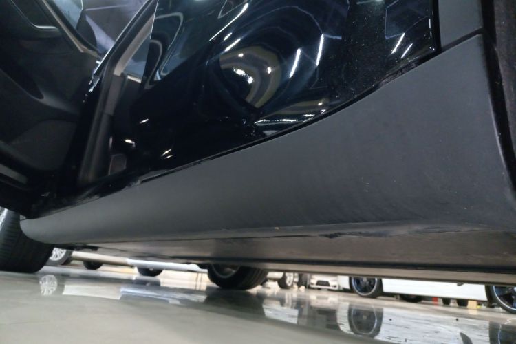 特斯拉 Model Y 2022款 改款 后轮驱动版局部细节9002